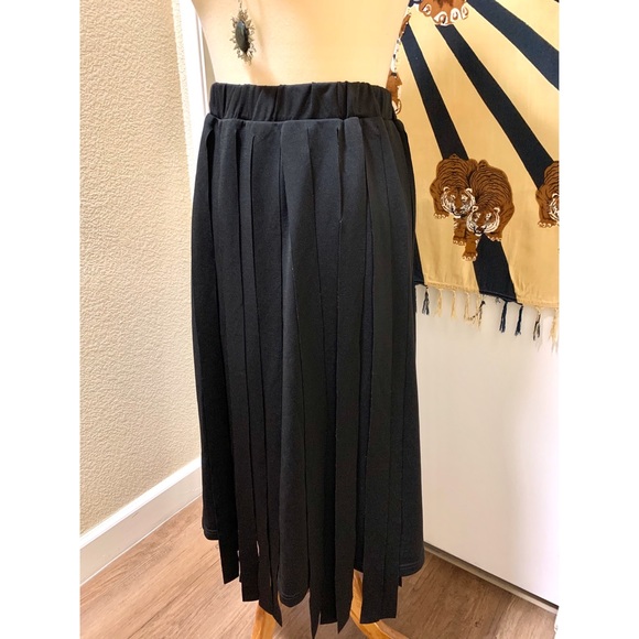 🌈 Stylish Vogue contemporary skirt - Picture 5 of 13